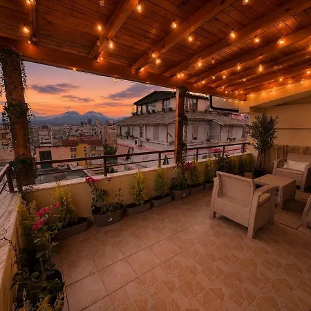 Modern Penthouse With Outdoor Living And Views Apartman