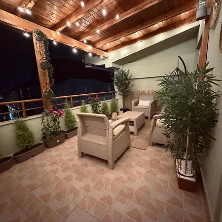 아파트 Modern Penthouse With Outdoor Living And Views