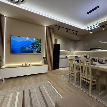 Modern Penthouse With Outdoor Living And Views 아파트 *